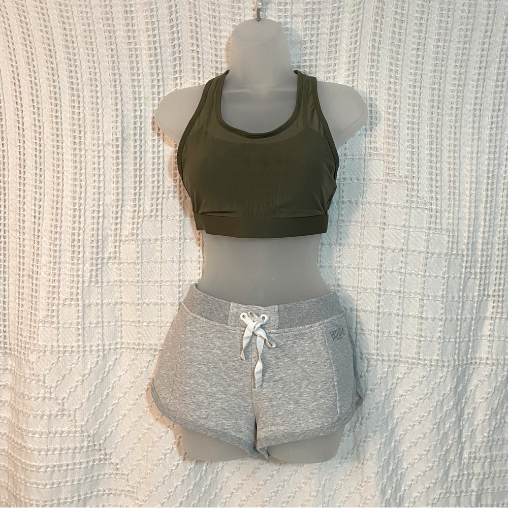 NWT Fabletics Faye High Impact Sports Bra, Dark Moss, size: Small - Picture 2 of 5
